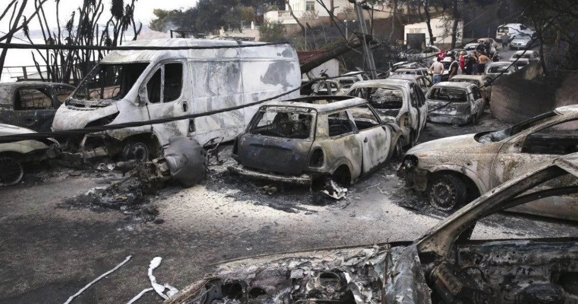 «Από πού να κόψουμε τη Μαραθώνος;Ελάτε στο Κόκκινο Λιμανάκι…» – Οι ηχογραφημένες συνομιλίες των αστυνομικών την ώρα της φονικής πυρκαγιάς